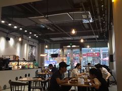 大堂-HELLO 27 意面·沙拉·帕尼尼