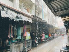 -Kha Mu Charoensang(Silom)