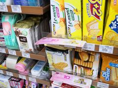 饼干等-全家便利店(襄阳南路店)