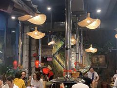 大堂-破瓦寒窑·地摊烤羊排