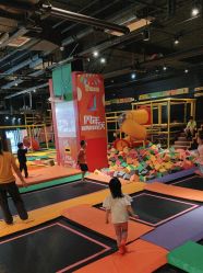 -蹦蹦跳跳(新奥购物中心店)