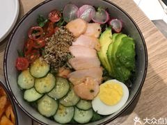 烤鸡肉牛油果撒拉-Maxpoint Kitchen 西餐咖啡(乐峰广场店)