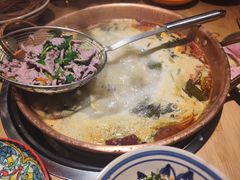 -洱火云南酸菜牛肉火锅(石景山当代商城店)