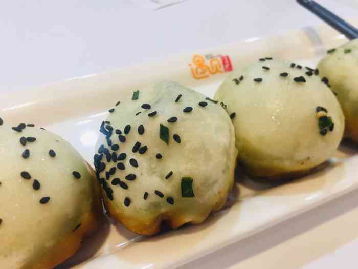 遇见生煎-"朋友推荐的 不如小杨生煎 这个太油了 ."-大众点评移动版