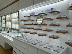 -翰佐蔡司小乐圆·依视路星趣控·暴龙眼镜折扣店