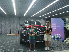 -上海星瀚奔驰4S店(长寿路店)