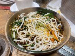 云南特色凉米线-滇香肴·云南菜蒸汽石锅鱼(云南北路店)