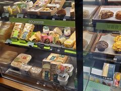 面包甜点陈列柜-星巴克(成都机场T2店)