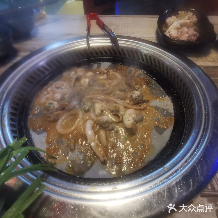 吃自助就来签佰串火锅自助烤肉[调皮]