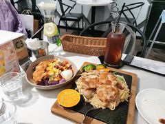 蜂蜜末籽幽鸡扒配磨菇扁面-打趸BTC·Breaktime cafe(北京路店)