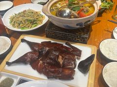 -老滇山寨•云南特色菜•地方菜•民族风情歌舞表演(金碧店)