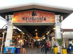 -席娜卡琳火车铁道夜市