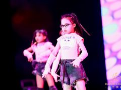 -炫艺舞蹈培训中心(枫尚奥特莱斯店)