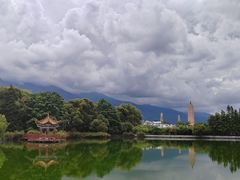 -三塔倒影公园