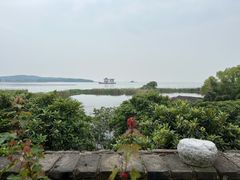 -亮河湾山庄