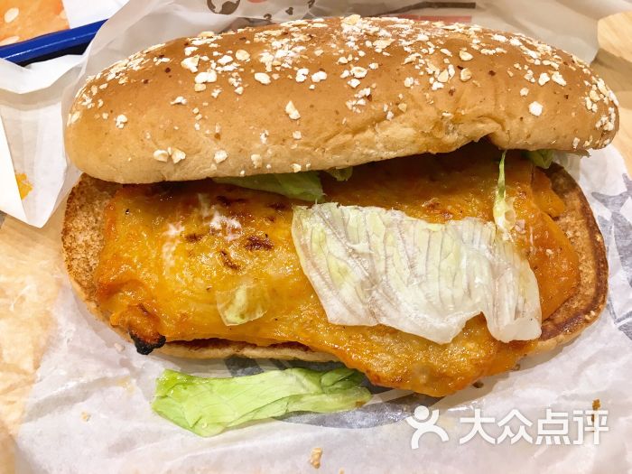 果木香风味火烤鸡腿堡