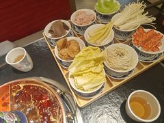 九宫格-咏江南·苏式火锅·苏州评弹(观前街店)