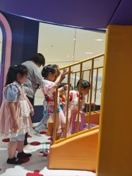 -Qmiss家庭娱乐中心(恒隆广场店)