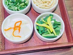 -良米山·云南野生菌过桥米线(上海首店)