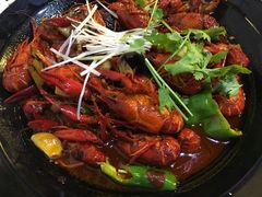 -虾弄弄海派小龙虾·牛羊蝎子火锅