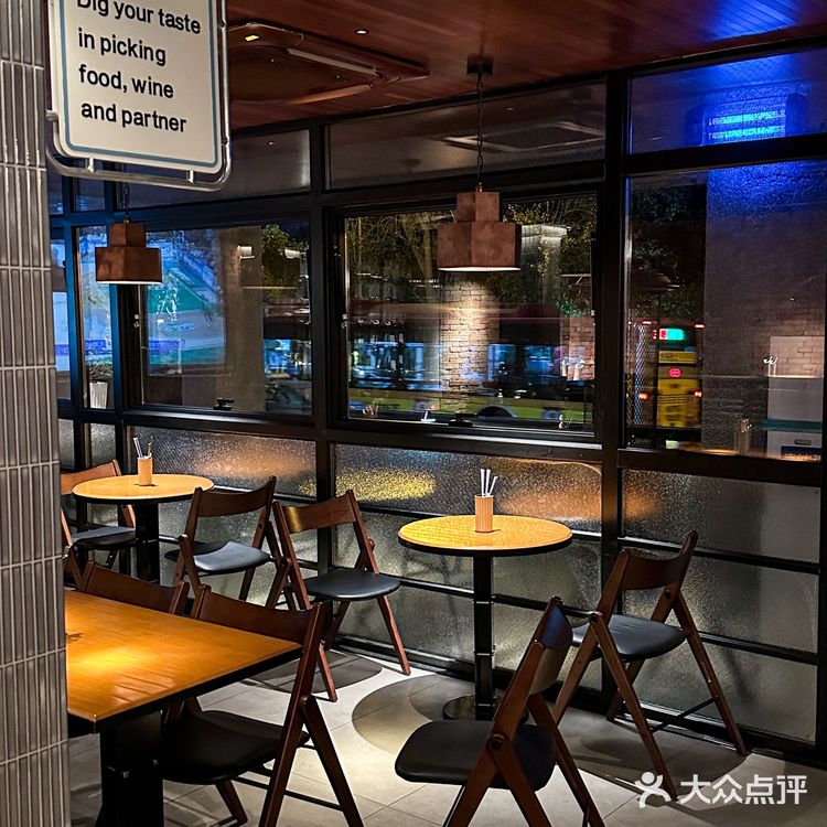 大连南山路这边的酒吧真的好爱