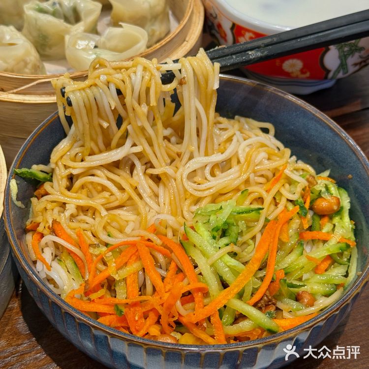 宁波城隍庙！超多小吃！！好吃s了！快去吃！！