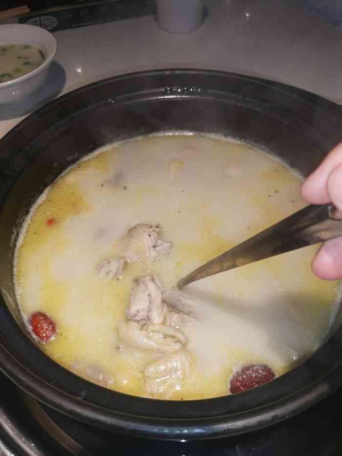 粤小煲鲜汤猪肚鸡(大卫城店)-"早就听闻粤小煲的汤非常不错[馋]这次公