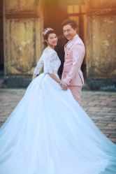 -现代经典婚纱摄影