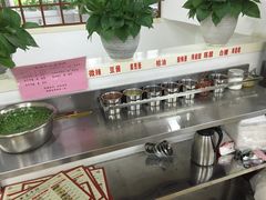 -正宗普宁豆干坊·洪记砂锅粥(红领巾路店)