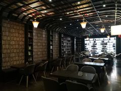 -钟书阁(松江泰晤士小镇店)