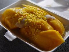 -芒果糯米饭摊子