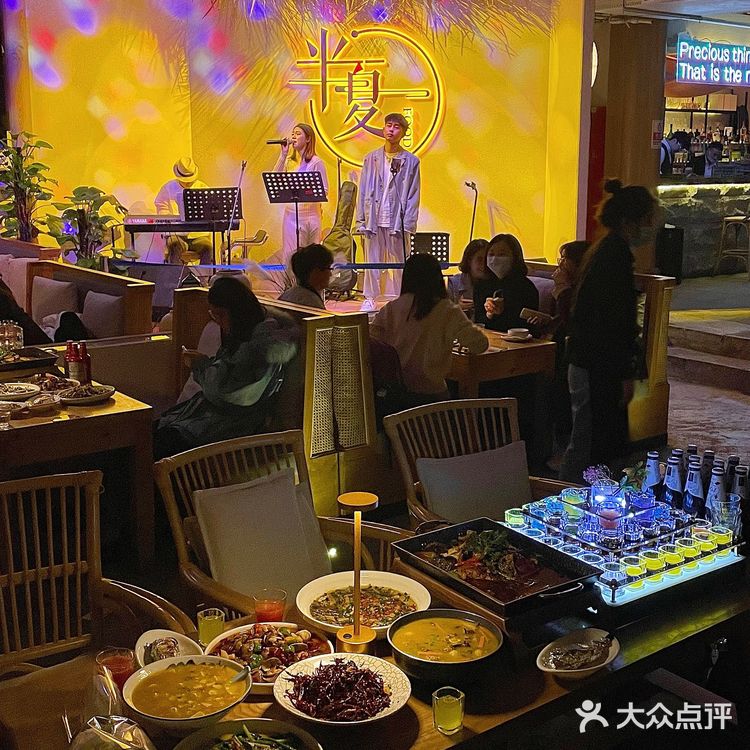 成都探店｜氛围十足的音乐餐吧🎶过来小酌几杯🍸
