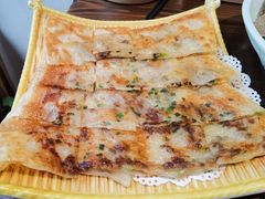 香葱牛肉飞饼-乡土黄·鲜牛肉火锅·小龙虾(兴业街店)