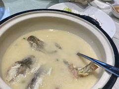-鞍山大白鲨美食酒店