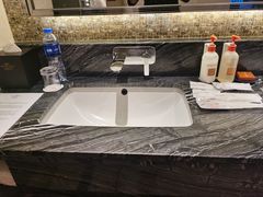 -天津京基皇冠假日酒店