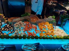 -广州万富希尔顿酒店·感趣自助餐厅·金秋蟹宴生蚝海鲜刺身烧烤