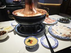 -一只羊·铜锅涮羊肉烧烤