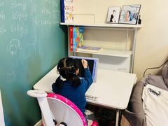 -moll学习桌椅(上海久光百货店)