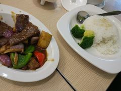野菌西冷嫩牛滑鸡饭-佰搭果·广式茶餐厅(西华路店)