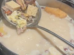 -尚尚仙·酸汤猪手·猪肚鸡火锅(华联万柳购物中心店)