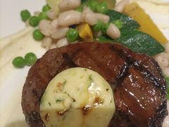 菲力牛排-WOLFGANG PUCK KITCHEN & BAR(迪士尼小镇店)