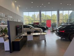 -上海永达奥诚奥迪4S店(申江路店)