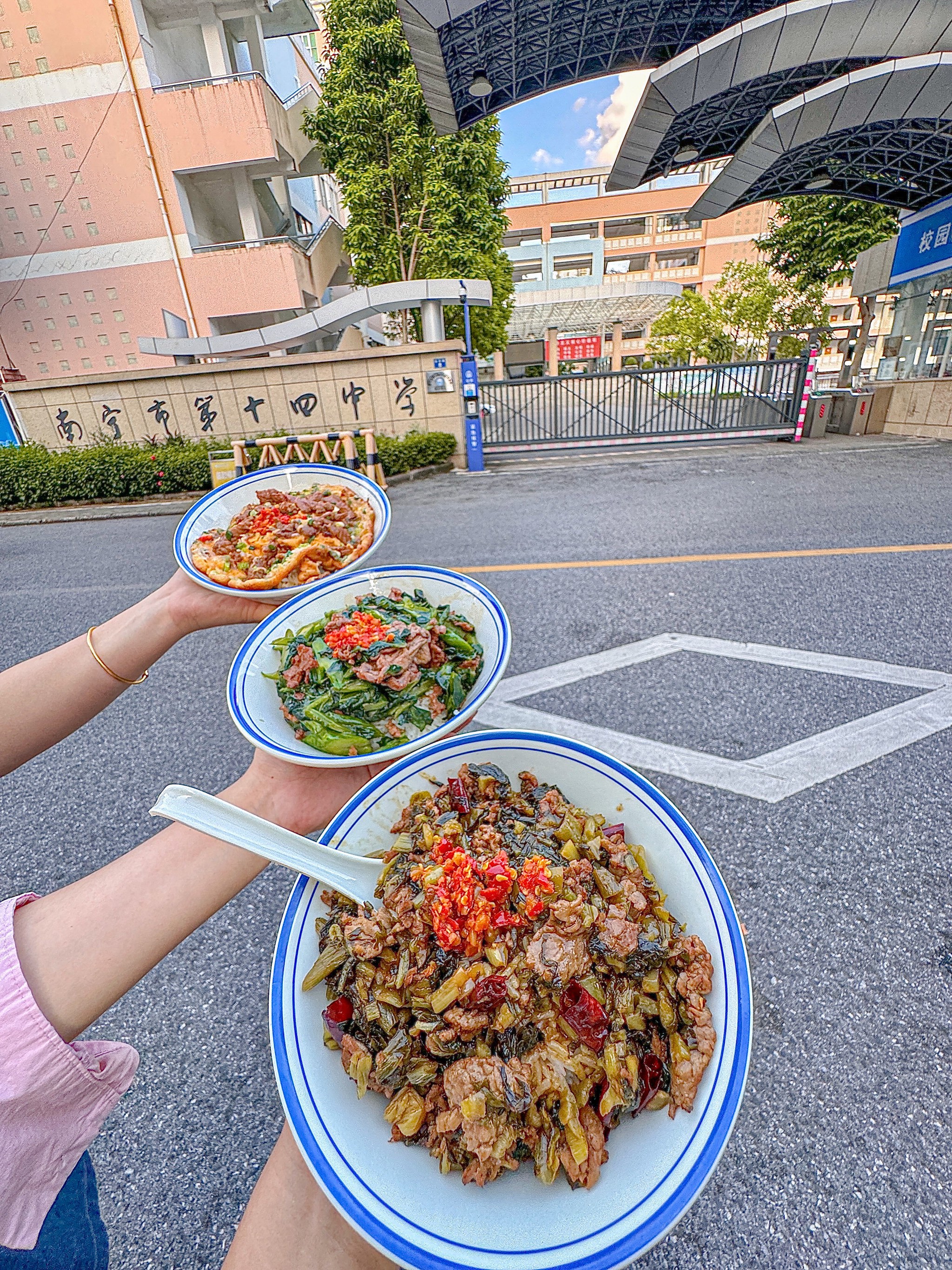 南宁金湖广场附近美食图片