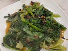 豆豉鲮鱼炒油麦菜-吉源大排档·鱼生·海鲜(烧烤彩印厂店)