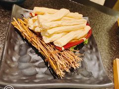 -湊湊火锅·茶憩(打浦桥日月光店)