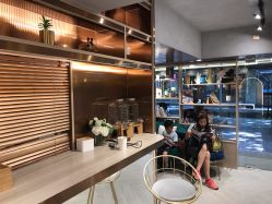 -苏豪路易士·嘉玛发廊