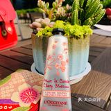 之前在网上看到一张图片后，就非常想去万豪感受一下下午茶