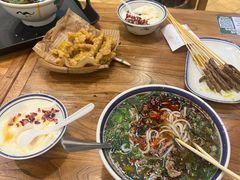 -云阿蛮云南生烫牛肉米线(奉贤路店)