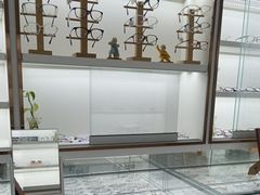 -翰佐蔡司小乐圆·依视路星趣控·暴龙眼镜折扣店