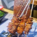 左手撸串右手龙虾！🦞明星打卡的新晋夜宵胜地